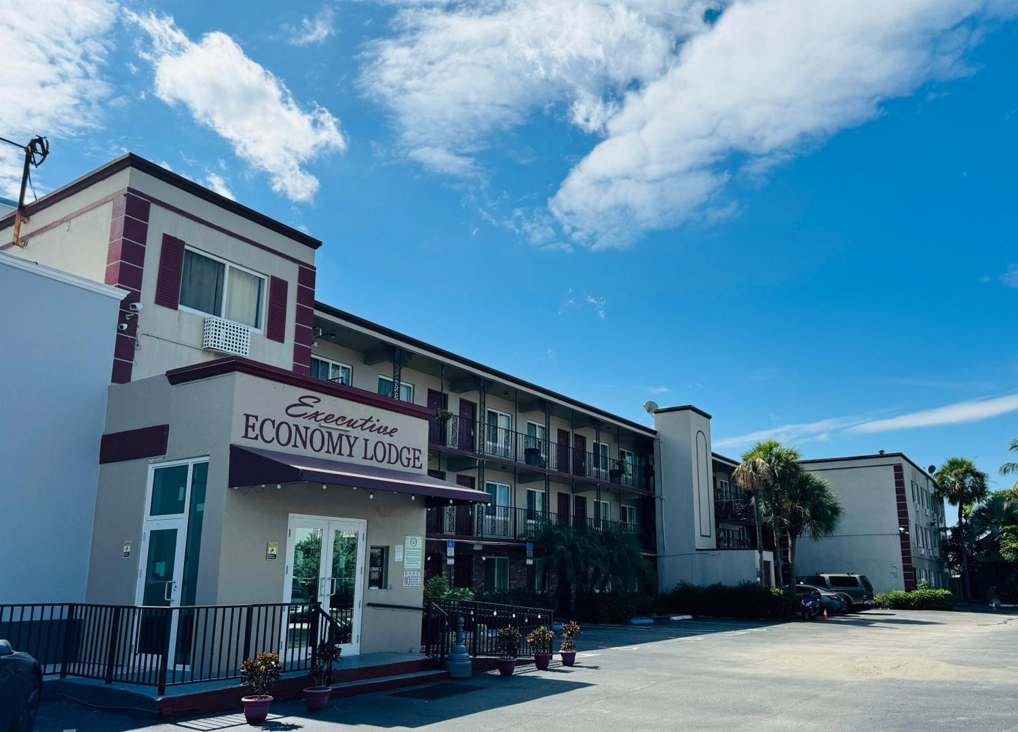 Executive Economy Lodge Pompano Beach Exterior photo