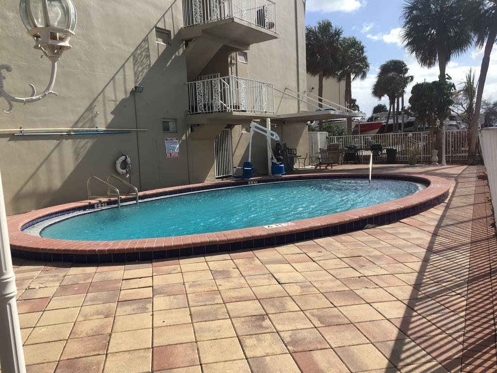 Executive Economy Lodge Pompano Beach Exterior photo