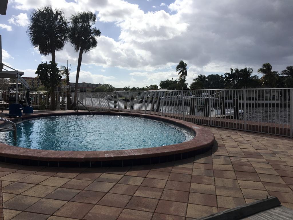 Executive Economy Lodge Pompano Beach Exterior photo
