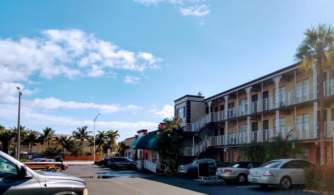 Executive Economy Lodge Pompano Beach Exterior photo